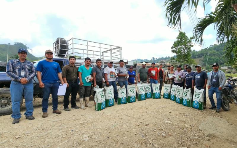 Fortalecen la producción agrícola en municipio de Petén