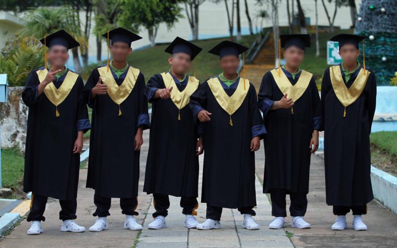 En estos espacios, adolescentes y jóvenes reciben educación