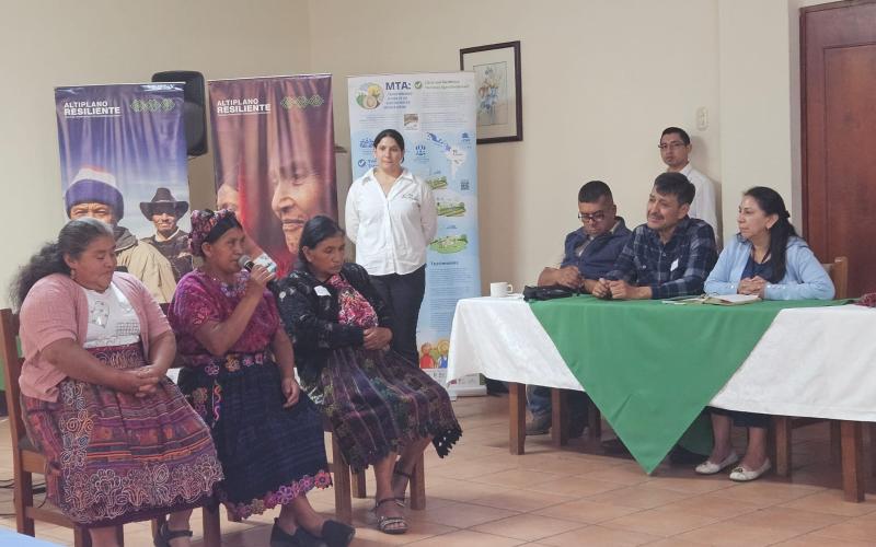 Intercambian experiencias de desarrollo agrícola en Quetzaltenango