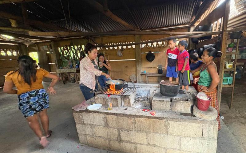Mujeres rurales de San Luis transforman frutas en mermeladas
