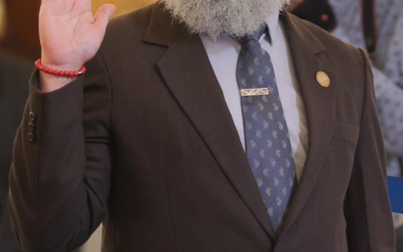 El ministro Luis Méndez Salinas fue juramentado por el presidente de la República, Bernardo Arévalo