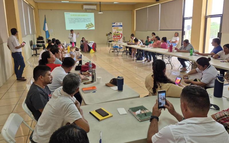 Centros educativos de Zacapa fortalecen conocimientos sobre huertos pedagógicos 