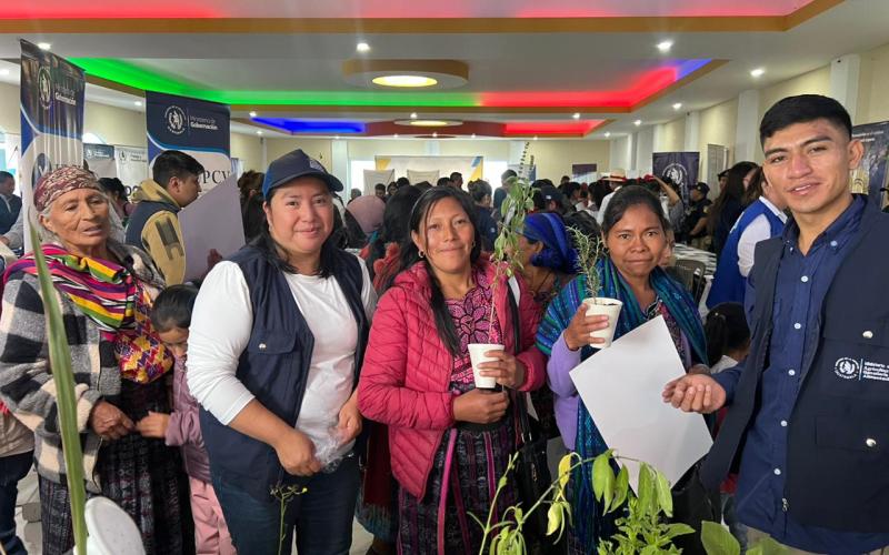 Huertos familiares brindan nuevas oportunidades a personas retornadas