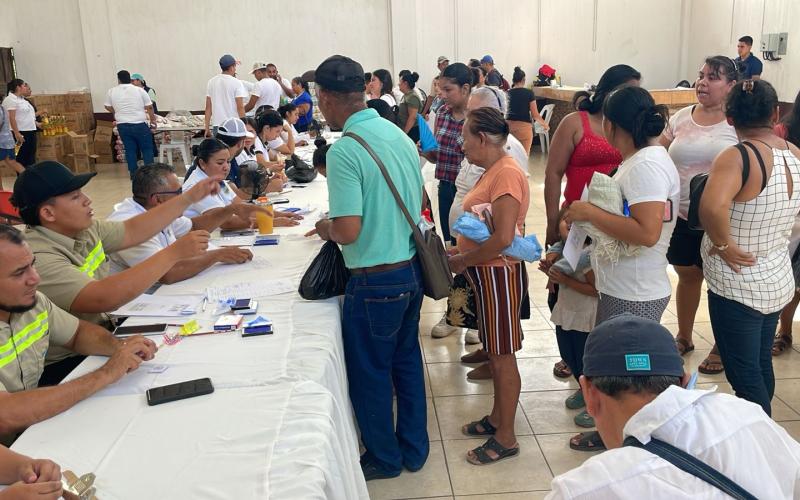 Más de 13 mil familias reciben alimentos por participar en proyectos comunitarios
