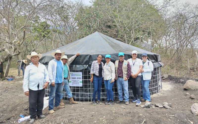 Reservorios de agua ayudan a familias del corredor seco a proteger sus cultivos