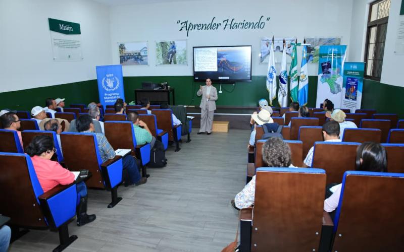 Capacitan a técnicos y extensionistas en la adopción del sistema hidrológico Keyline