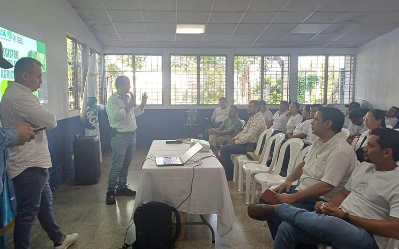 Capacitan al personal técnico de Retalhuleu acerca del RUA
