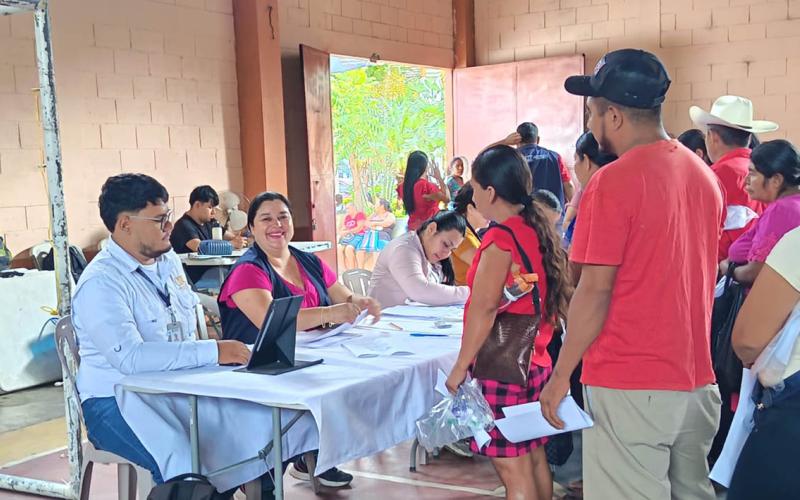 Producción de alimentos recibe impulso con la entrega de insumos 