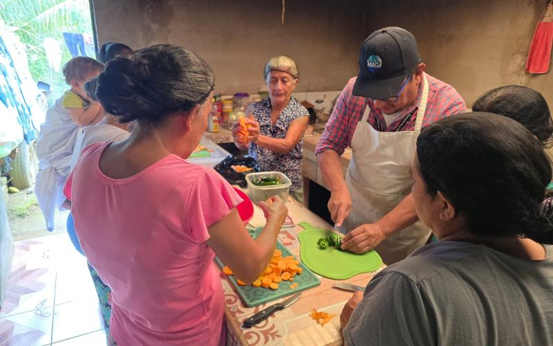 Familias de El Tumbador impulsan emprendimientos de conservas alimenticias