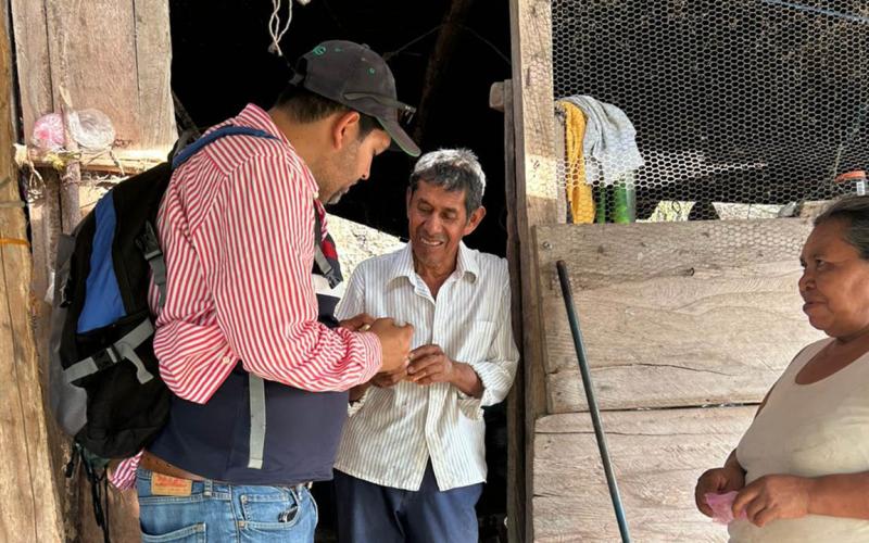 Fortalecen sanidad avícola en San Luis, Petén