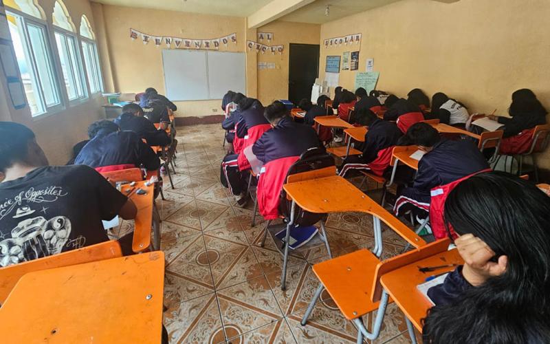 Jóvenes aprenden técnicas de conservación de alimentos