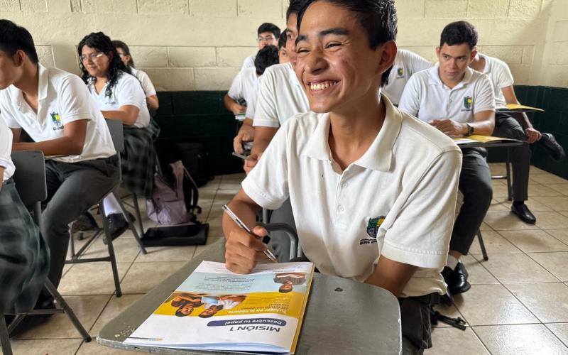 Jóvenes aprenden que le dinero público es de todos