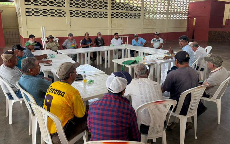Respaldan organización comunitaria de productores y ganaderos en el oriente