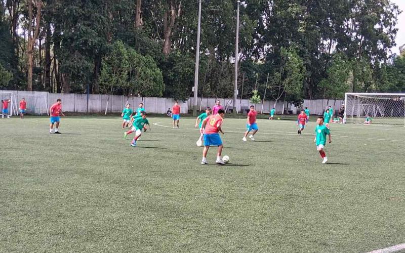 Campos del Roosevelt recibe jornada deportiva impulsada por la Embajada de Chile