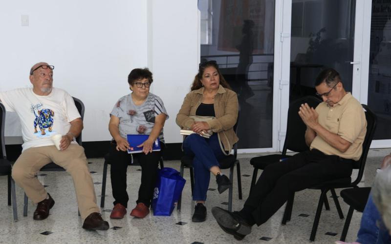 Círculo de Lectores profundiza en la novela “La nave del olvido” en la Biblioteca Nacional