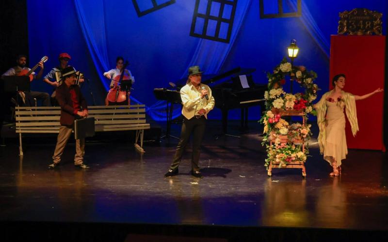 “A media luz” llevó la pasión del tango al Festival de Junio