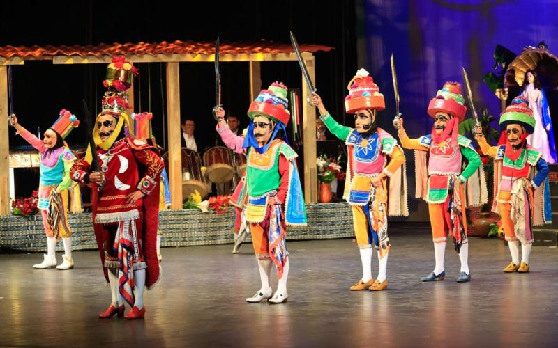 La riqueza cultural de “El Paabanc” conquistó al público del Festival de Junio