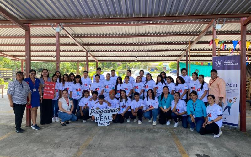 Capacitan a estudiantes en Zacapa sobre el valor cultural de la indumentaria Xinka. 
