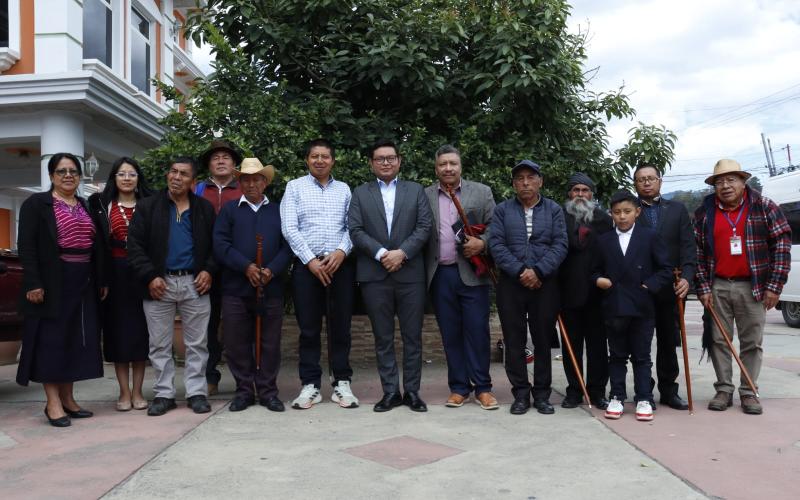 Viceministerio de Interculturalidad y Consejo Maya Mam y K’iche’ fortalecen diálogo y trabajo conjunto en Quetzaltenango. 