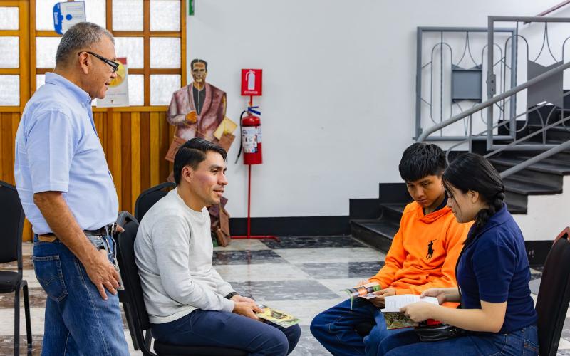 “Read & Speak”, las vibras del idioma inglés resonaron en la Biblioteca Nacional. 
