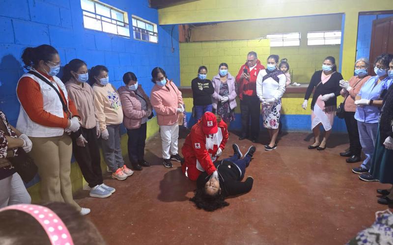 Mujeres fortalecen sus capacidades de respuesta ante emergencias