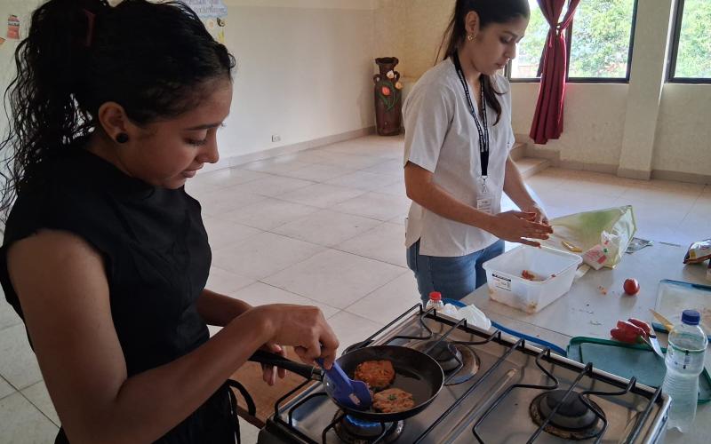 Capacitan a familias en el aprovechamiento de alimentos para mejorar la nutrición