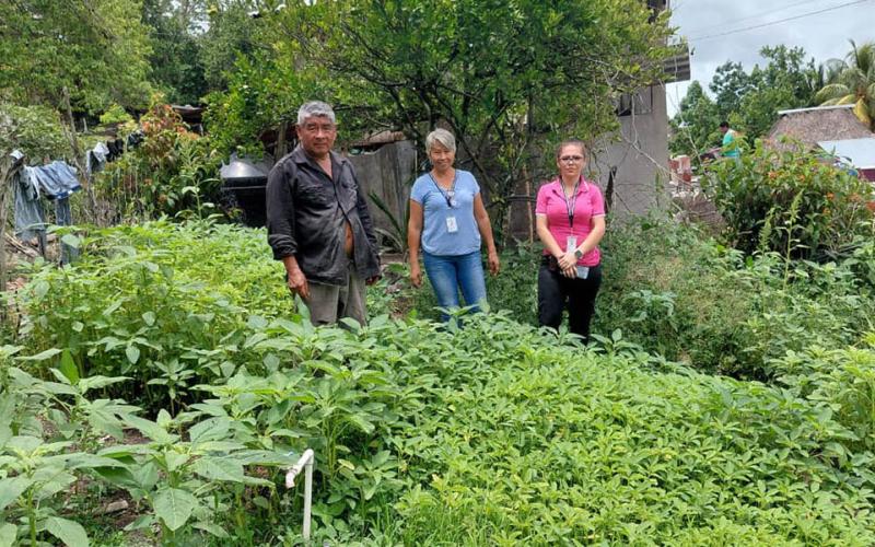 Productores de Nueva Verapaz mejoran sus huertos con asistencia técnica