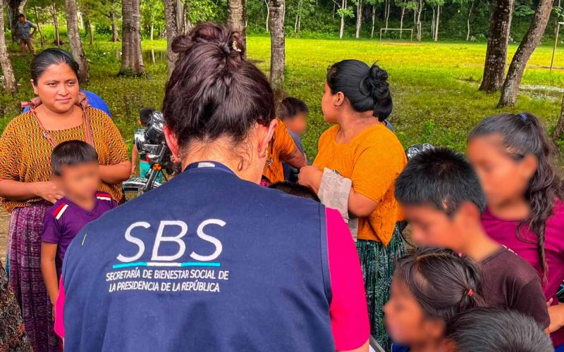 Cuando una emergencia cambia la rutina de una familia, la SBS acompaña a la niñez en Alta Verapaz