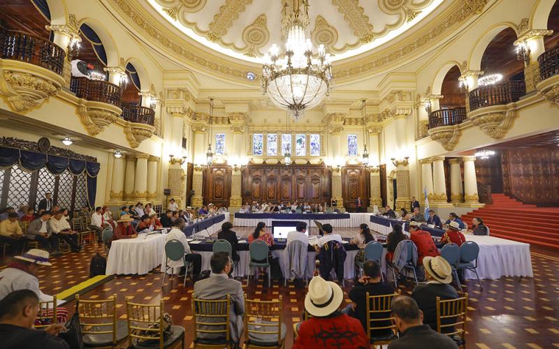 Gobierno y autoridades indígenas avanzan hacia un modelo de salud integral con pertinencia cultural