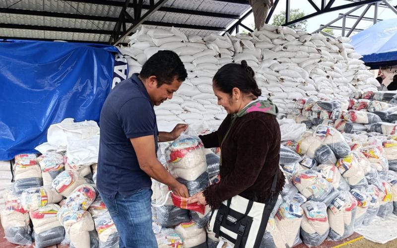 Más de 6 mil familias de Chinautla reciben raciones de alimentos