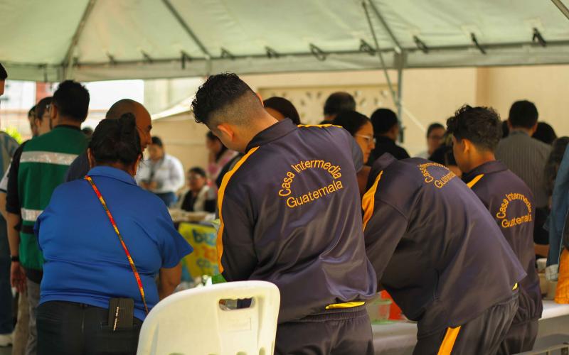 Bazar en la Secretaría General de la Presidencia fue un éxito
