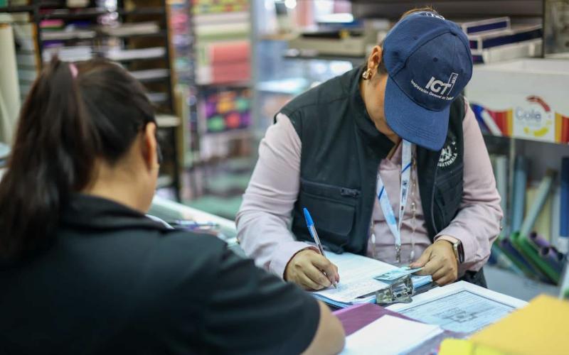 El Ministerio de Trabajo y Previsión Social (Mintrab), a través de la Inspección General de Trabajo (IGT), realizó operativos de verificación en distintos establecimientos comerciales de la zona 9.
