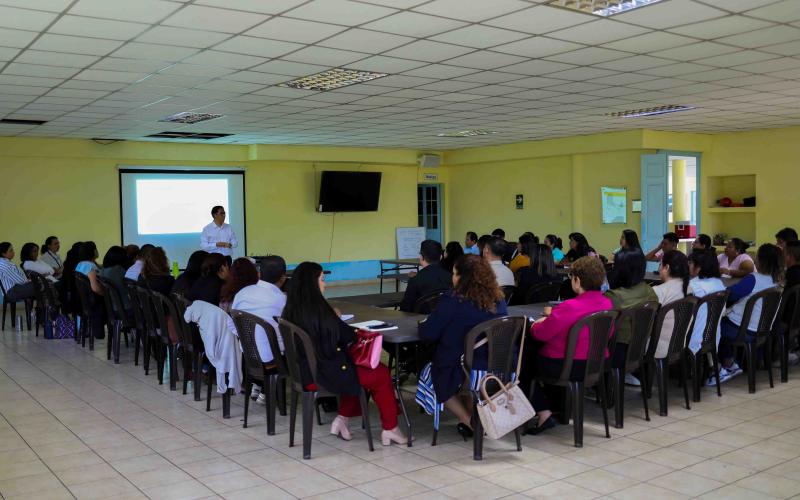 Equipos de la Subsecretaría de Reinserción se capacitan en “Justicia Restaurativa” con experto colombiano