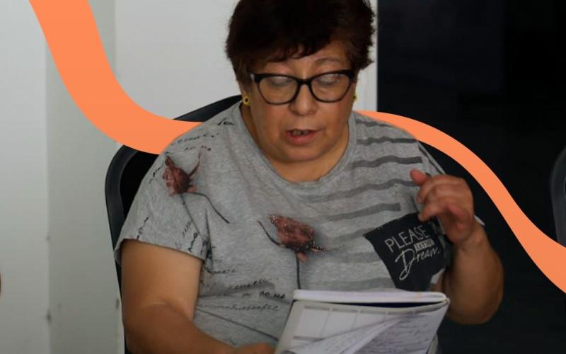 Comunidad de Lectores analiza La nave del olvido en la Biblioteca Nacional. 