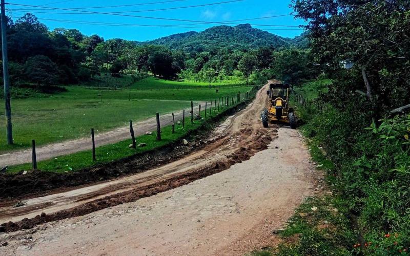  Más de 15 mil jutiapanecos tendrán un camino en mejores condiciones