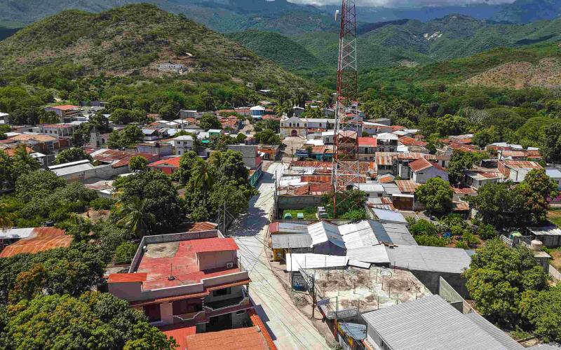 Nueva carretera mejora la vida en Marajuma, El Progreso