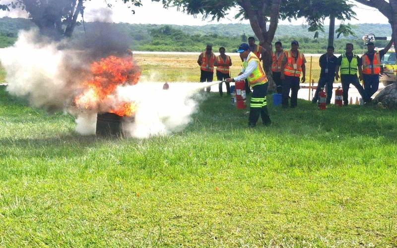 Preparan a 70 colaboradores para atender emergencias en el Aeropuerto Mundo Maya