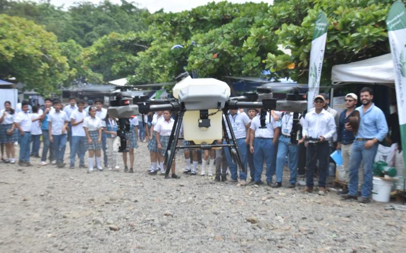 Feria AGTECH impulsa la innovación en el agro retalteco