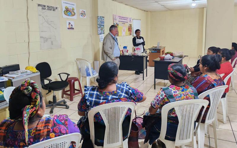 Grupos CADER de Quetzaltenango aprenden a preparar recetas saludables y accesibles