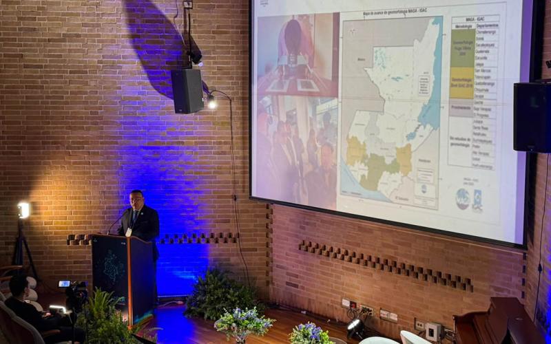 Colombia conoce los avances guatemaltecos en información estratégica de suelos