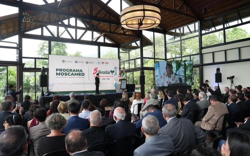Programa MOSCAMED celebra 50 años de cooperación para proteger la producción agrícola
