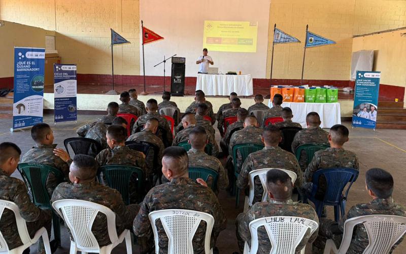 Soldados de infantería aprenden a prevenir y detectar el Gusano Barrenador
