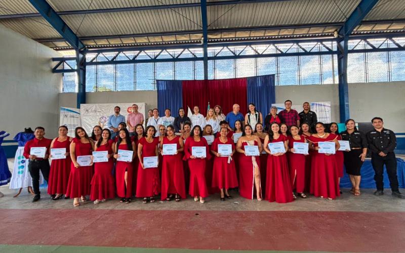 50 jóvenes de Agua Blanca, Jutiapa finalizaron los cursos de formación técnica a través del Programa Nacional de Escuelas Taller.