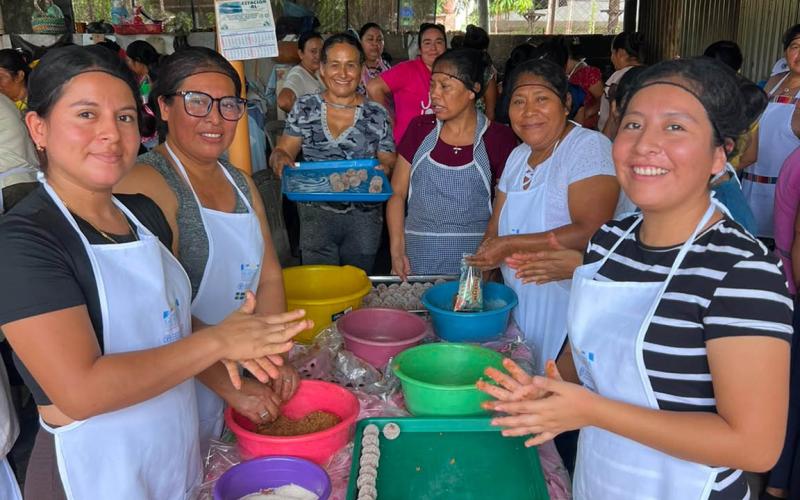 Transforman el tamarindo en dulces típicos para impulsar la economía comunitaria