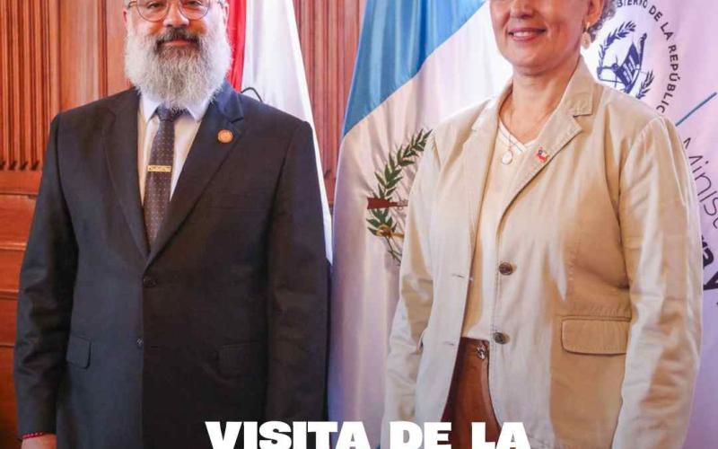 El ministro Luis Méndez Salinas recibió la visita de la embajadora de Chile en Guatemala
