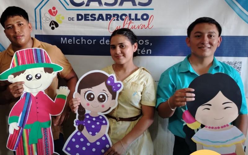 Taller de elaboración de muñecos representativos de los Cuatro Pueblos de Guatemala