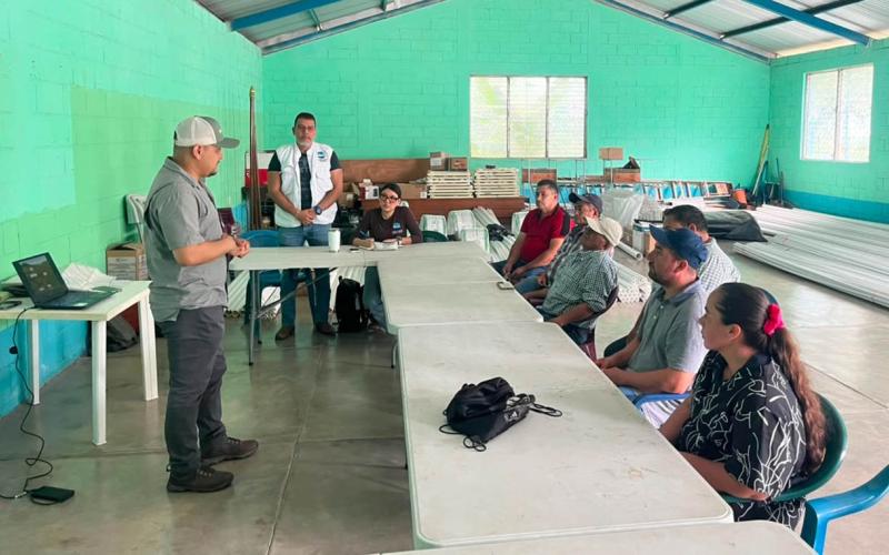 Sistemas de riego tecnificado fortalecen producción de seis familias en Chiquimula 