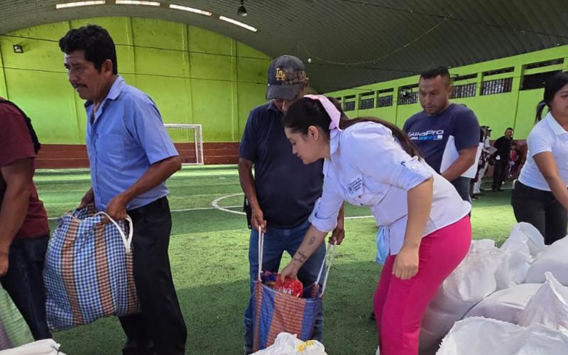 APA entrega alimentos a familias de San Marcos y Retalhuleu