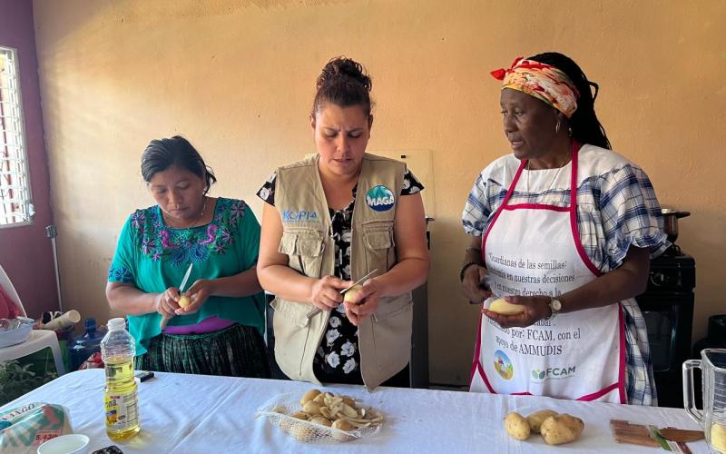 Mujeres garífunas fortalecen la agricultura familiar y la seguridad alimentaria