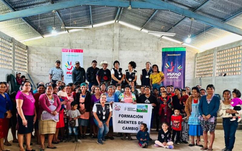 San Carlos Alzatate fortalece el trabajo comunitario de Mano a Mano para mejorar el bienestar de las familias